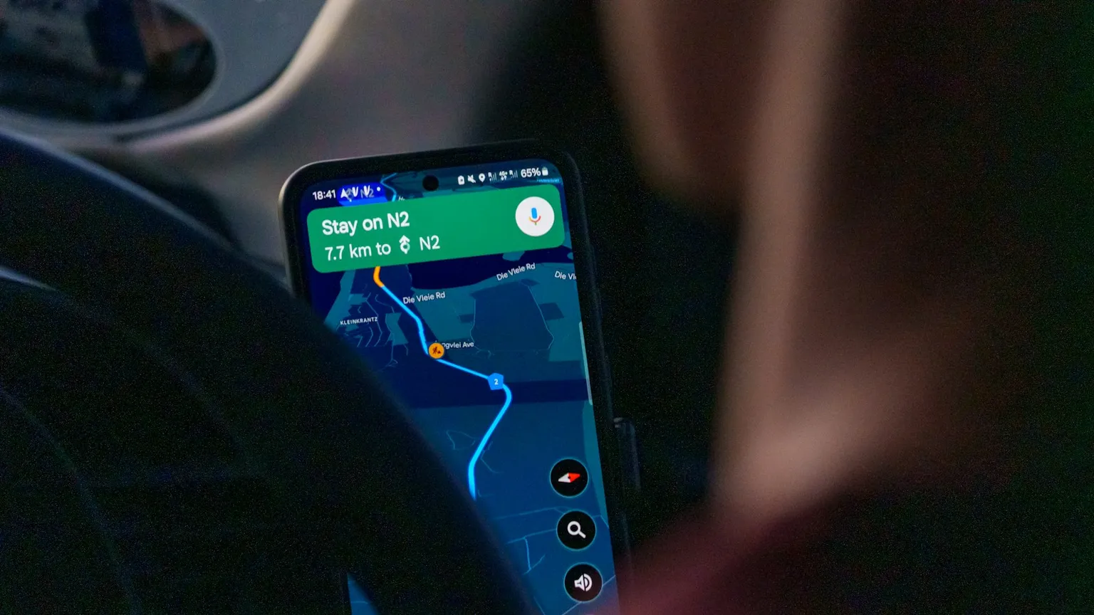 App de celular vs. GPS vehicular: ¿son lo mismo?