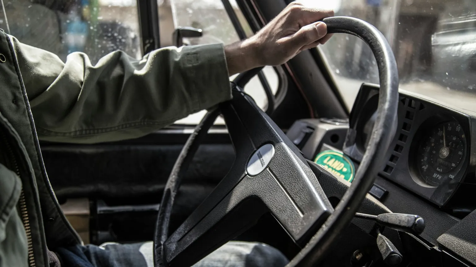Botón de pánico en GPS: qué es y cómo protege a su piloto