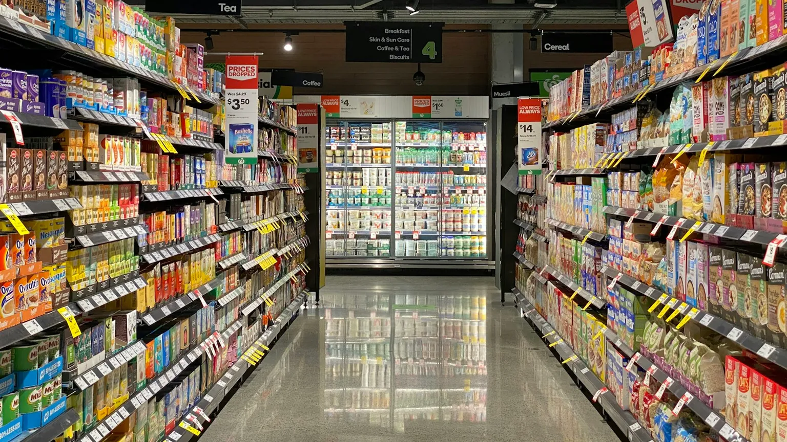 Cómo reducir la pérdida de mercancía en retail con monitoreo activo